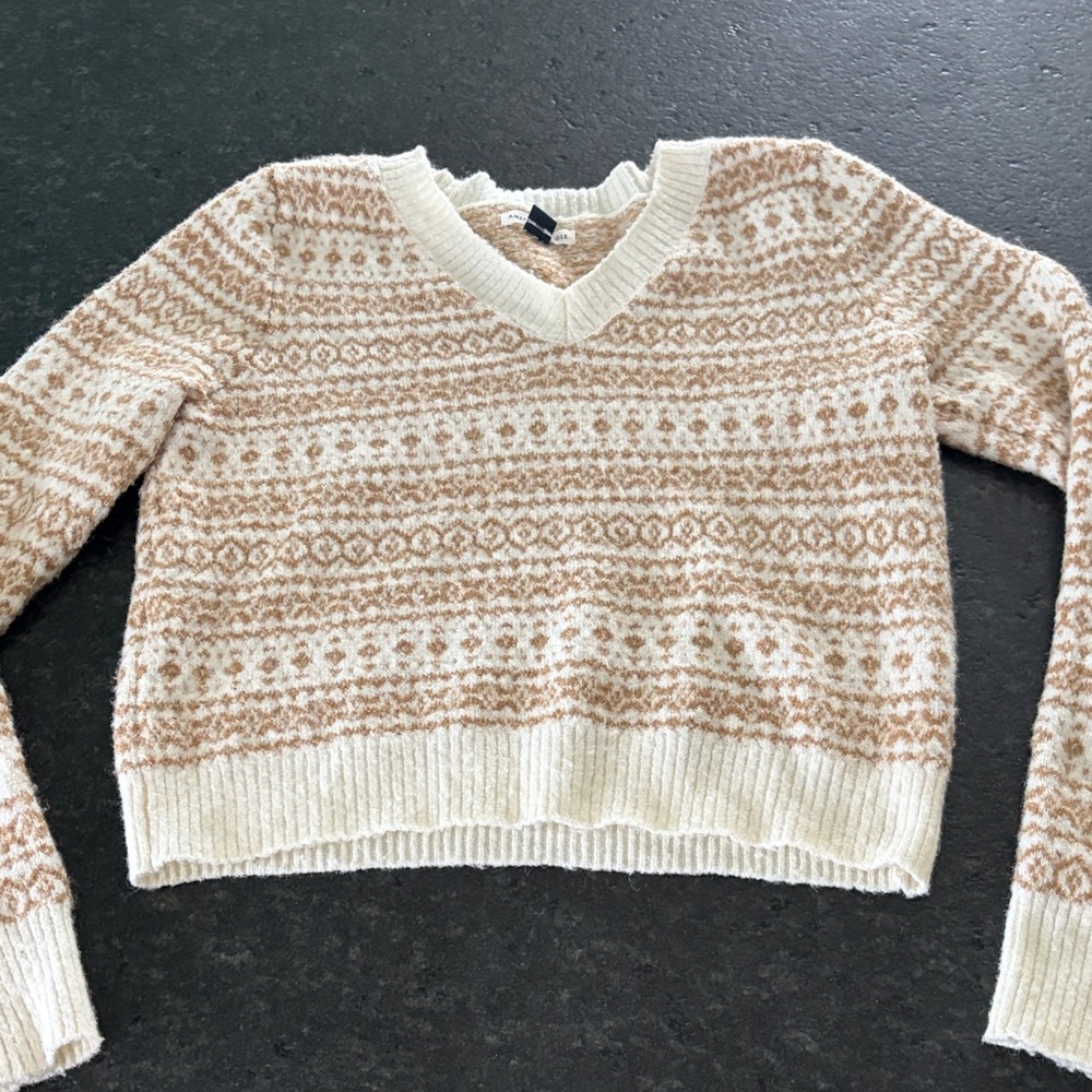 AECozy Beige Patterned Sweater